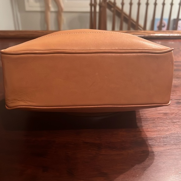 COACH Vintage 3-Compartment Shoulder Bag - Picture 3 of 13